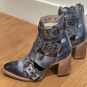 Freebird Joplin (Navy) size 6